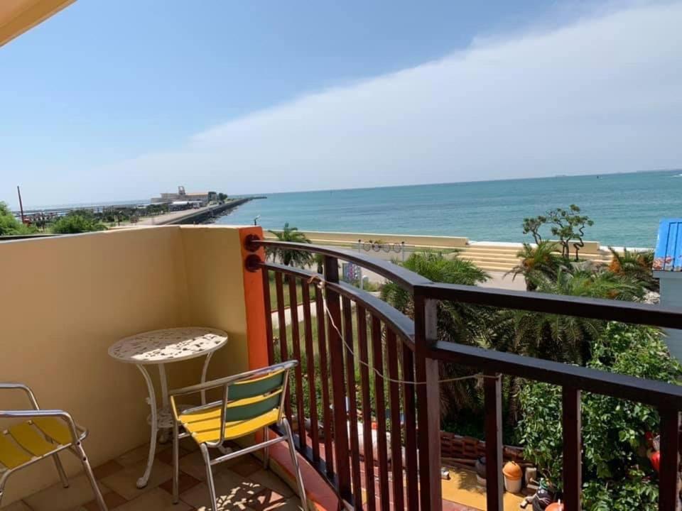Captain'S Homestay Baisha Exteriör bild